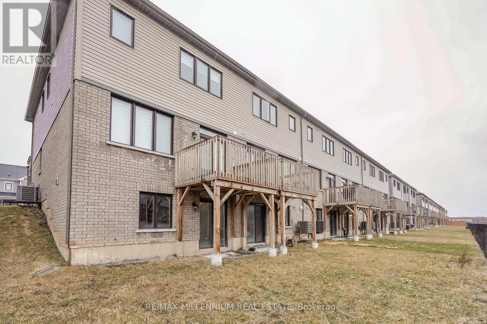 329 Vanilla Trail, Thorold, Ontario  L2V 0K8 - Photo 6 - X12862254