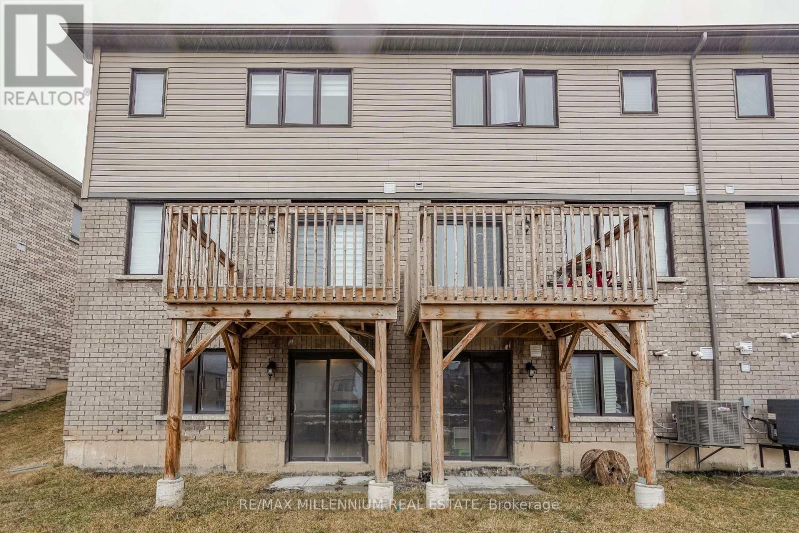 329 Vanilla Trail, Thorold, Ontario  L2V 0K8 - Photo 7 - X12862254