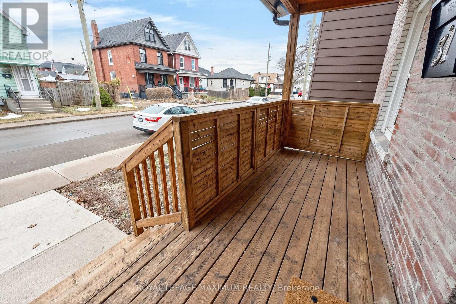 31 Campbell Avenue, Hamilton, Ontario  L8L 2M9 - Photo 3 - X12862264