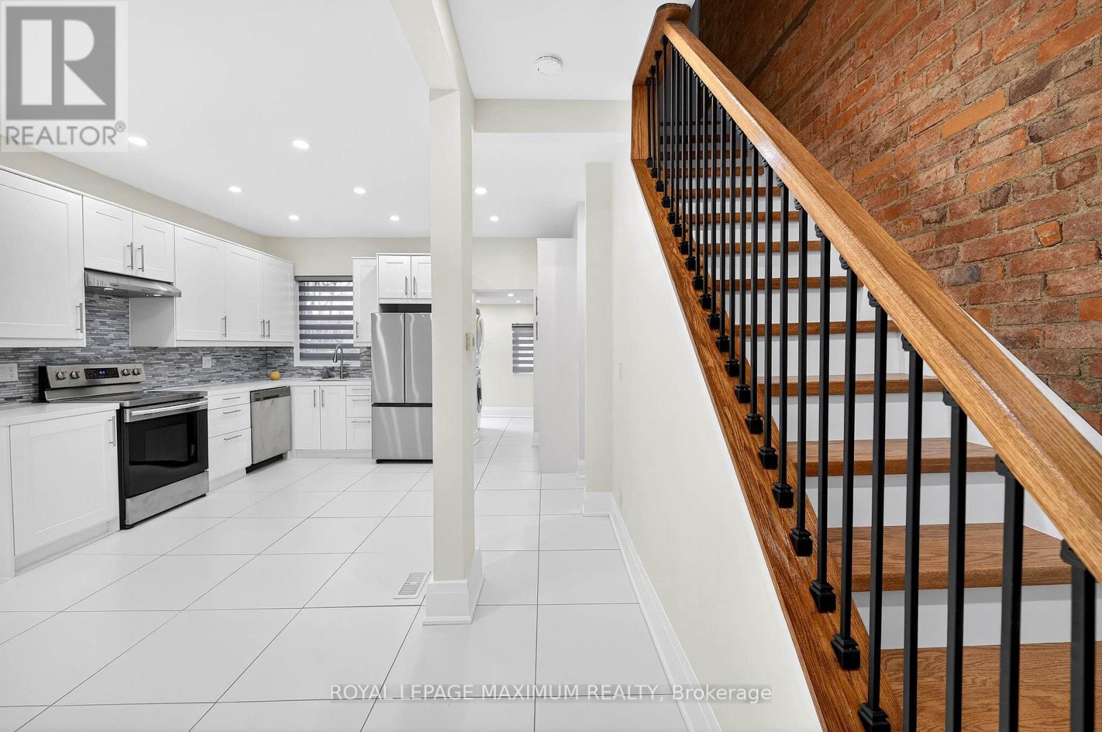 31 Campbell Avenue, Hamilton, Ontario  L8L 2M9 - Photo 4 - X12862264