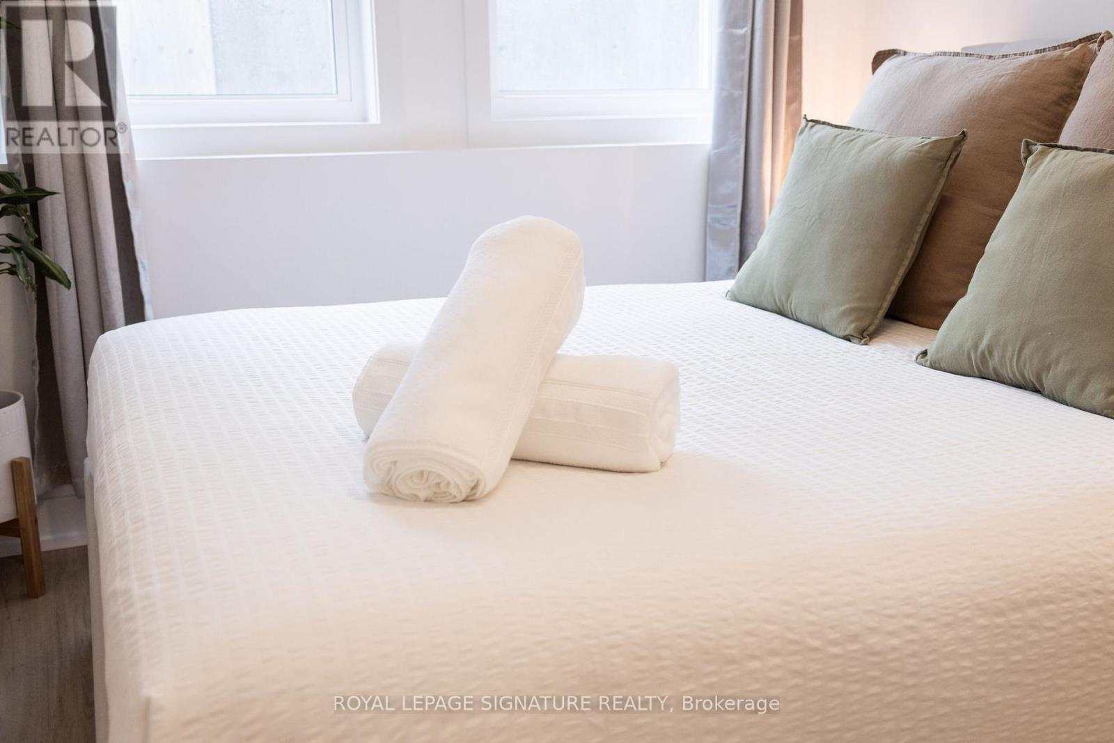 239 - 760 Lawrence Avenue, Toronto, Ontario  M6A 3E7 - Photo 2 - W12808318