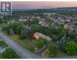 8 LOCHSIDE DRIVE, Hamilton, Ontario