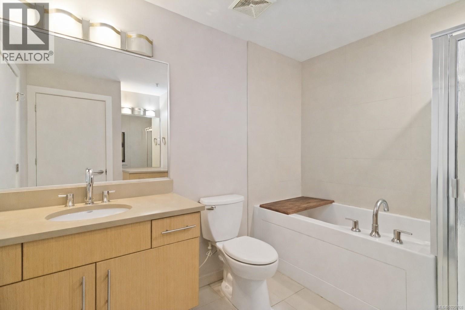 112 4529 West Saanich Rd, Saanich, British Columbia  V8Z 3G3 - Photo 15 - 1025768