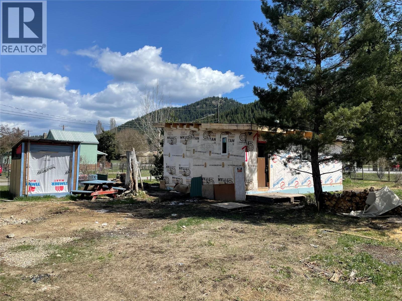 645 Government Avenue N, Greenwood, British Columbia  V0H 1J0 - Photo 1 - 10362136