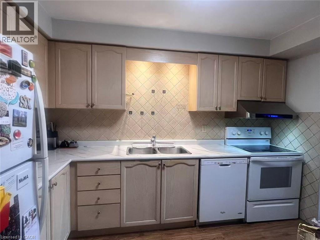 135 Essling Avenue, Hamilton, Ontario  L9B 2H9 - Photo 7 - 40810230