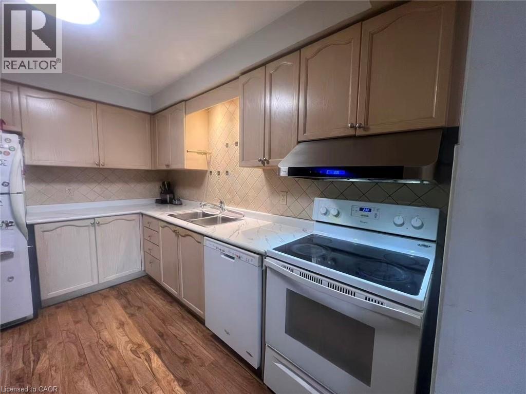 135 Essling Avenue, Hamilton, Ontario  L9B 2H9 - Photo 6 - 40810230