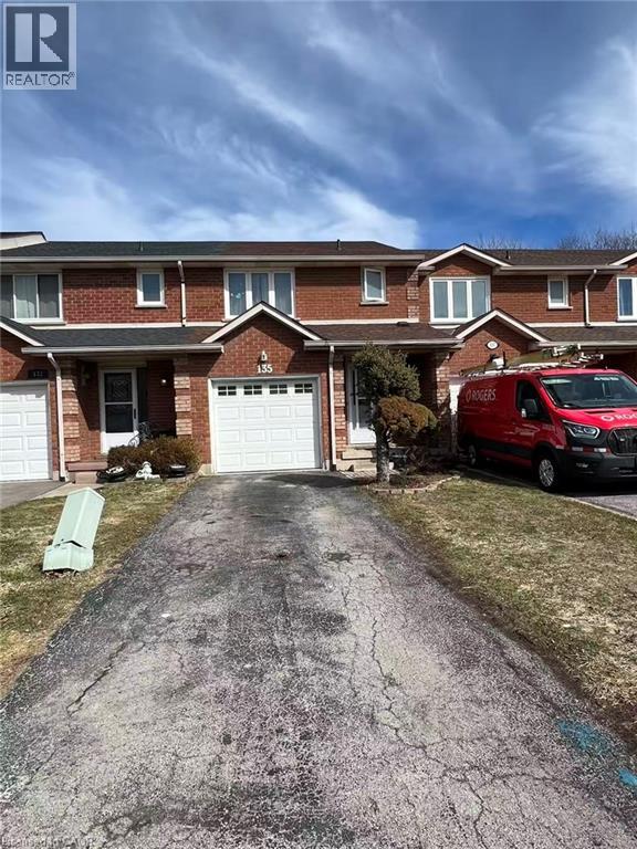 135 Essling Avenue, Hamilton, Ontario  L9B 2H9 - Photo 2 - 40810230
