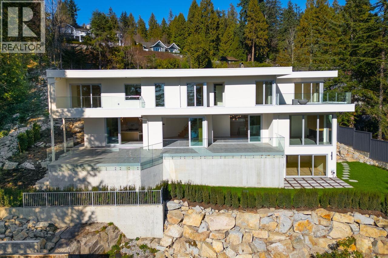 4437 Piccadilly North, West Vancouver, British Columbia  V7W 1C8 - Photo 2 - R3095839