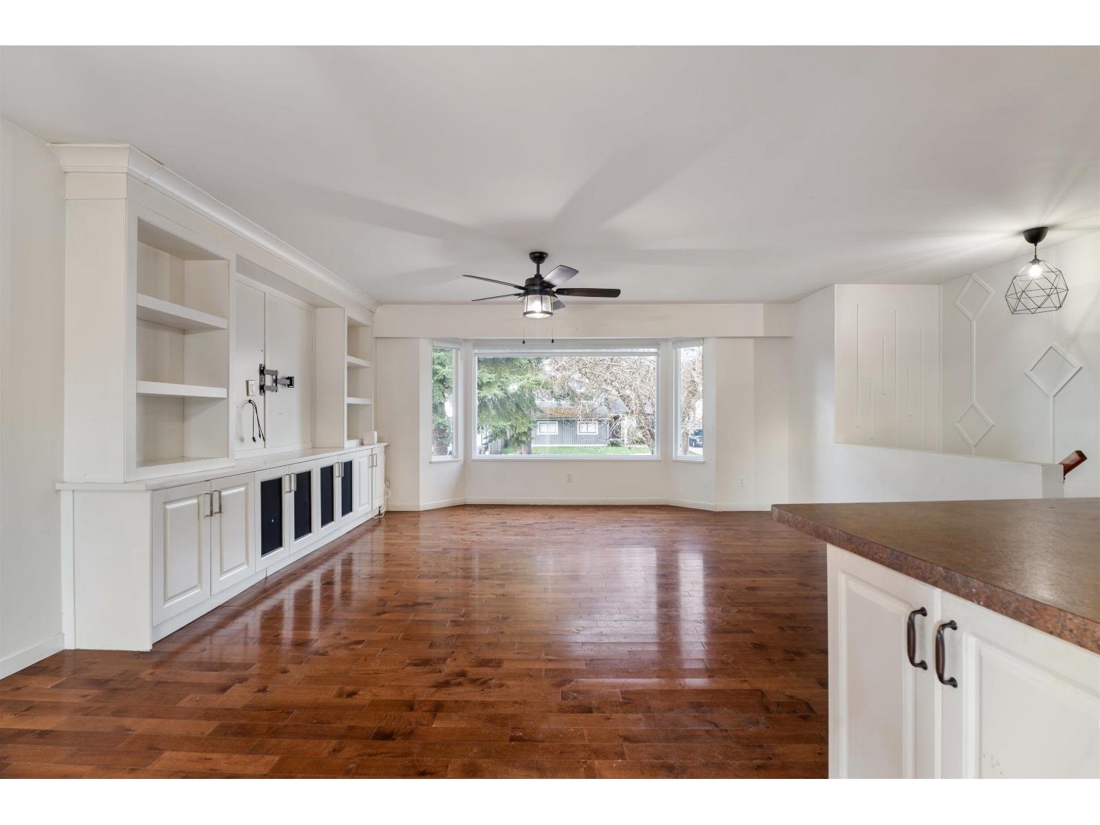 13822 92a Avenue, Surrey, British Columbia  V3V 6Y6 - Photo 8 - R3097006