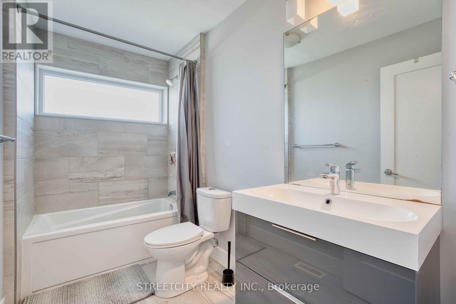 2167 Wateroak Drive, London North, Ontario  N6G 0P9 - Photo 28 - X12862420