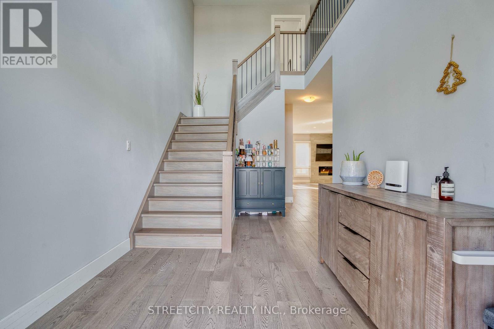 2167 Wateroak Drive, London North, Ontario  N6G 0P9 - Photo 4 - X12862420