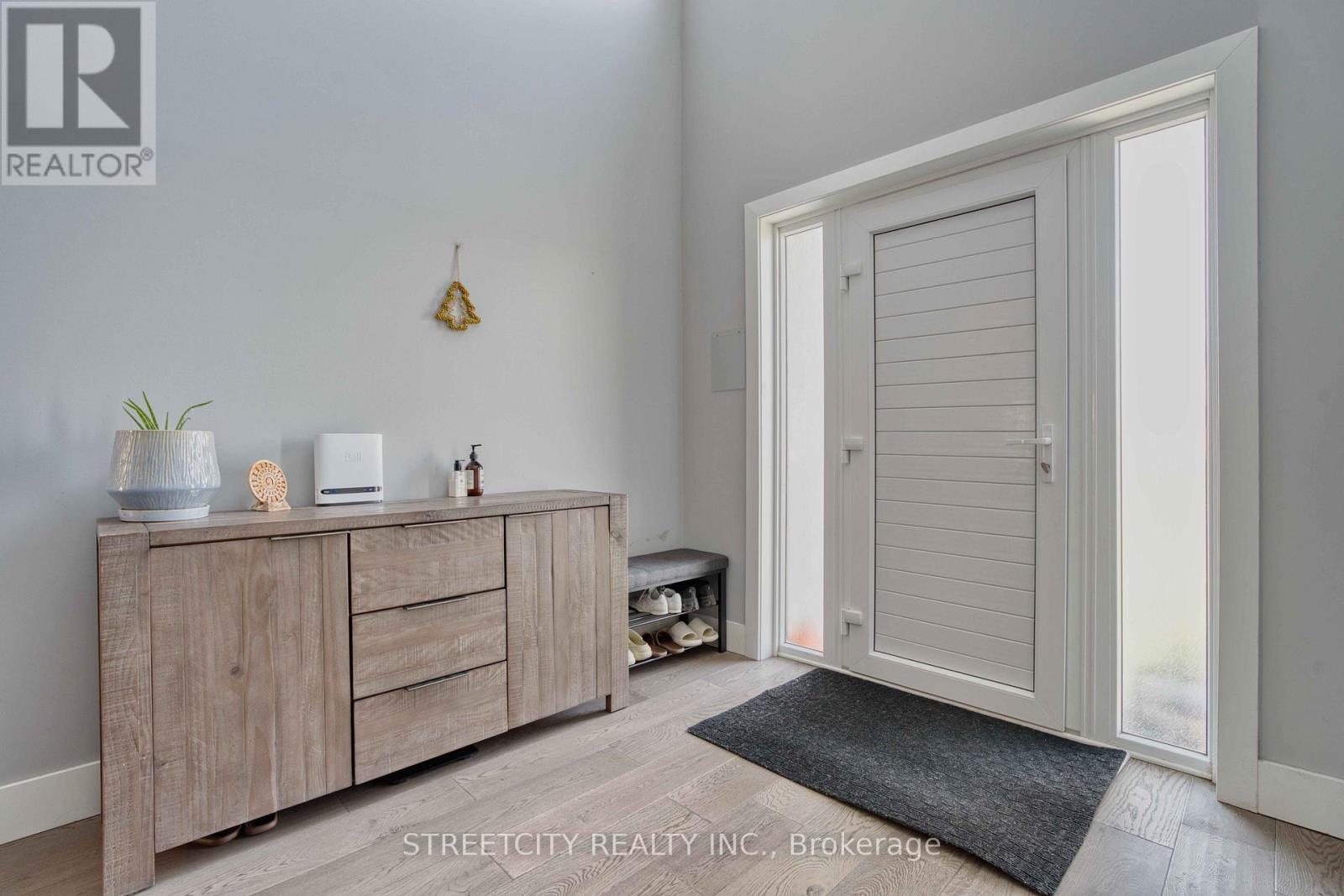 2167 Wateroak Drive, London North, Ontario  N6G 0P9 - Photo 5 - X12862420