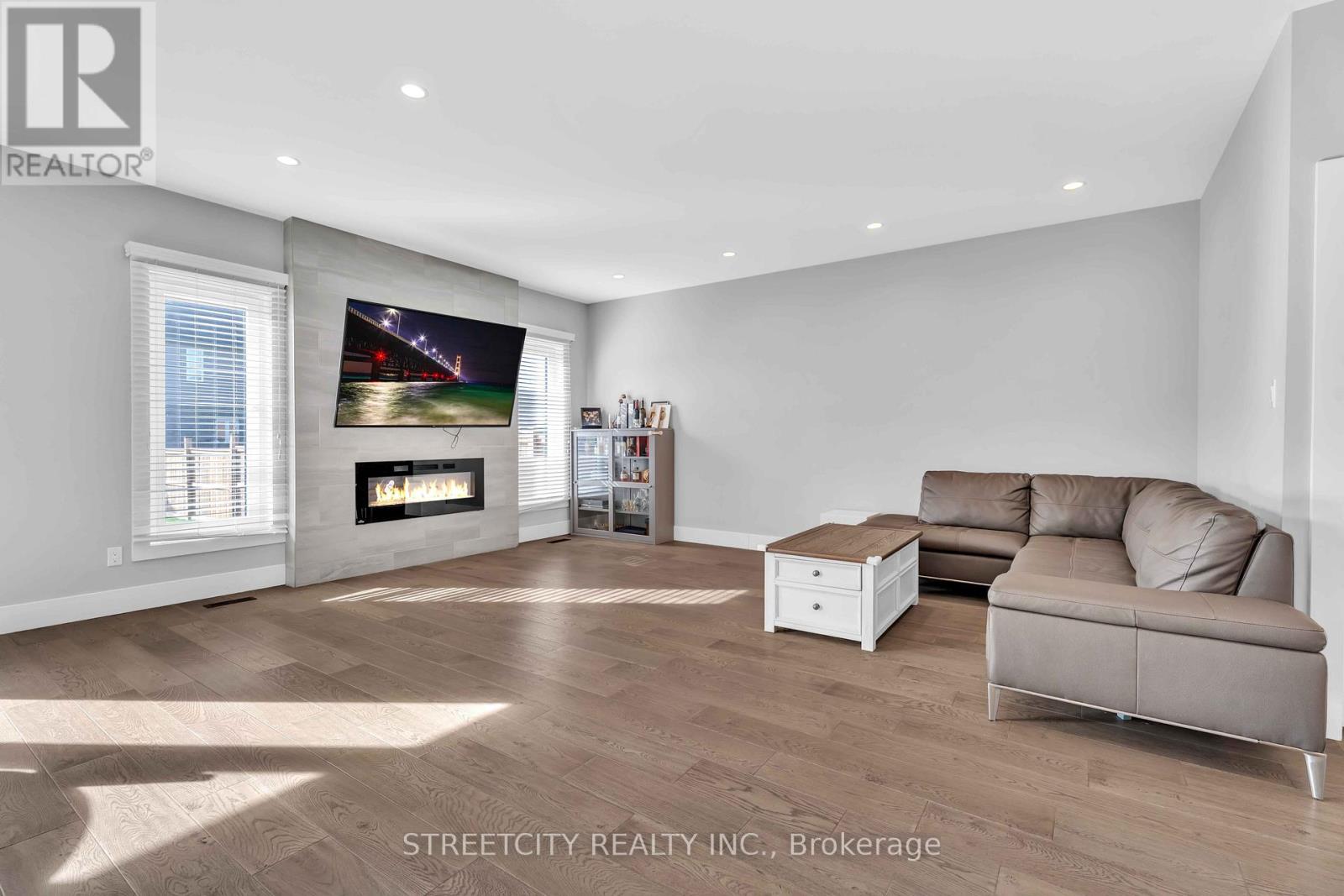 2167 Wateroak Drive, London North, Ontario  N6G 0P9 - Photo 8 - X12862420