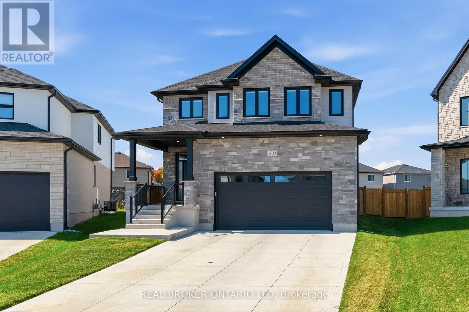 1600 Medway Park Drive, London North, Ontario  N6G 3W1 - Photo 1 - X12862522