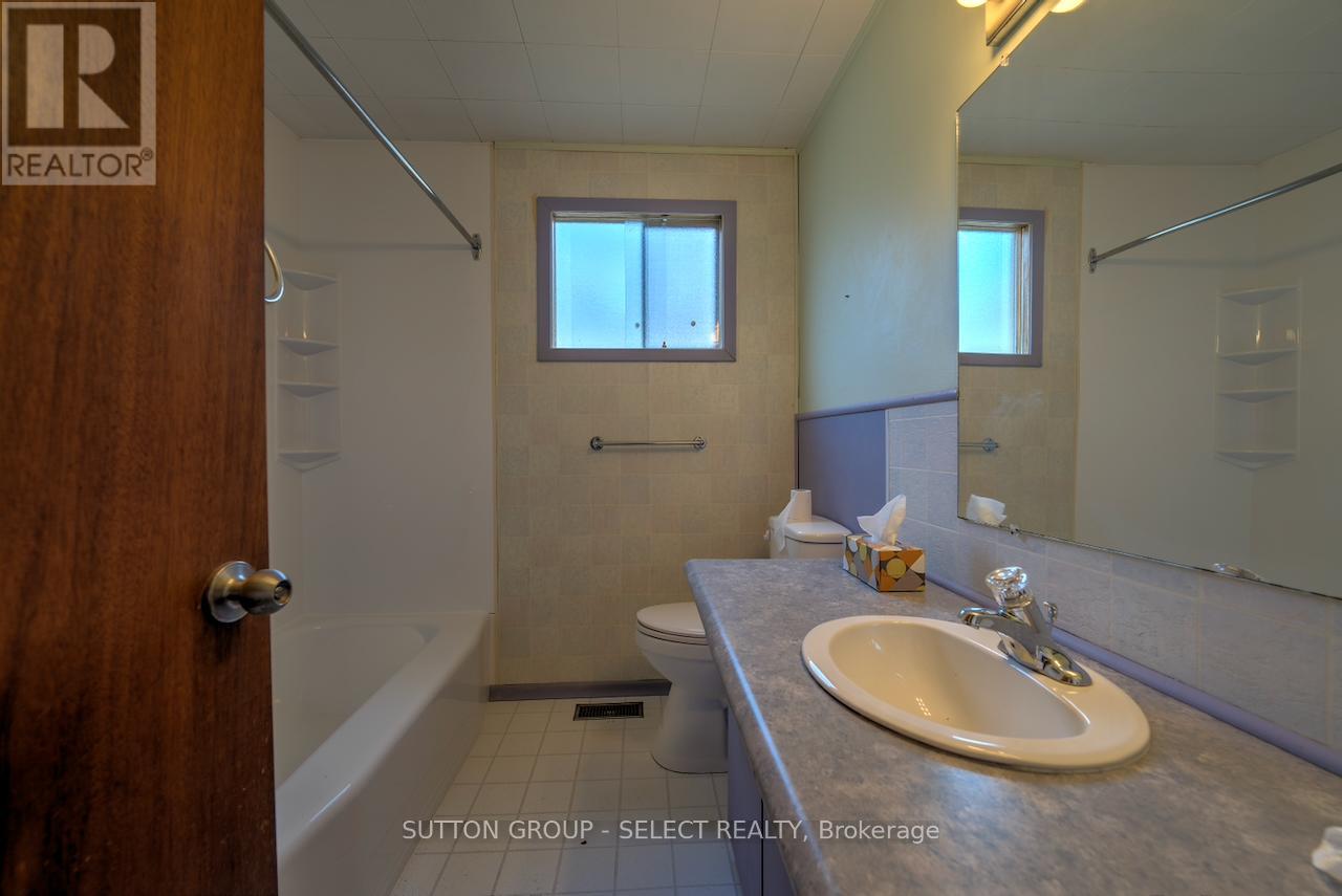 Photo 16 of 20 for 10296 Pines Parkway