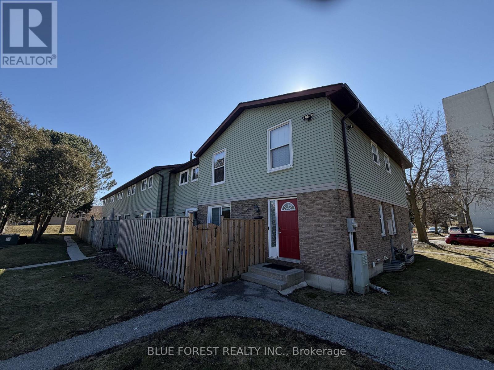 4 - 70 Fiddlers Green Road E, London North, Ontario  N6H 4R4 - Photo 2 - X12862626