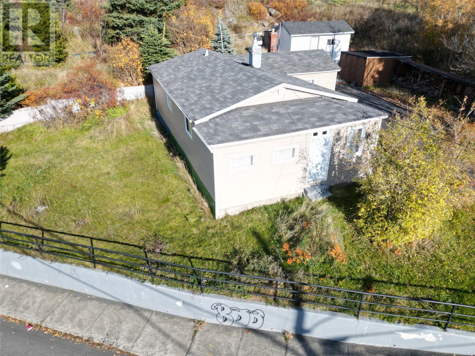 8 Thirteenth Avenue, Grand Falls Windsor, Newfoundland & Labrador  A2B 1E7 - Photo 2 - 1292943