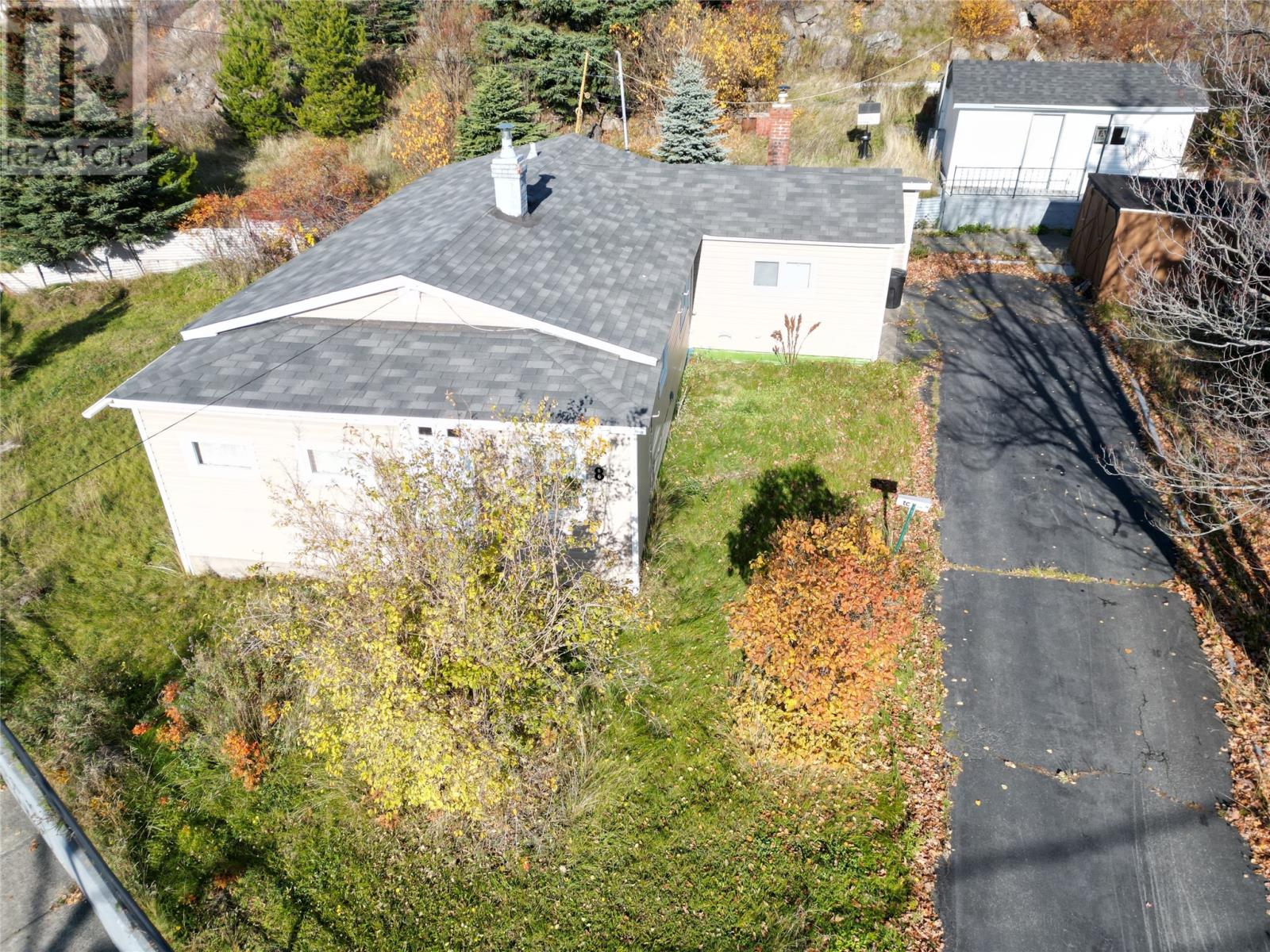 8 Thirteenth Avenue, Grand Falls Windsor, Newfoundland & Labrador  A2B 1E7 - Photo 3 - 1292943