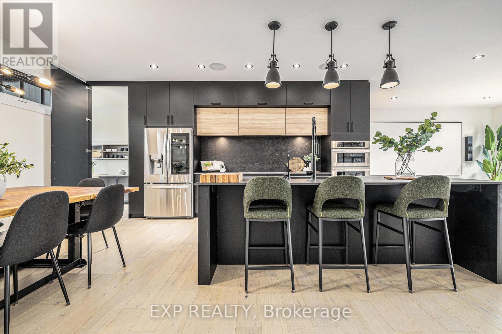 1056 Notre Dame Street, Russell, Ontario  K0A 1W0 - Photo 9 - X12862504