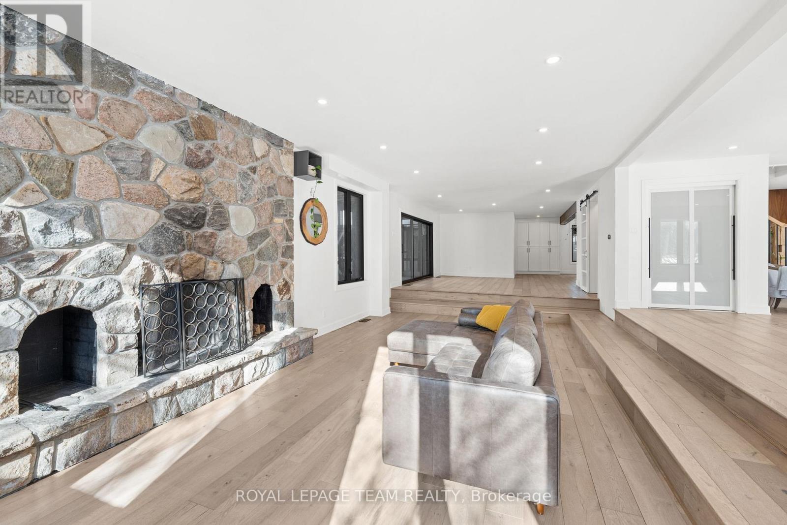 2070 River Road, Ottawa, Ontario  K4M 1B4 - Photo 20 - X12862516