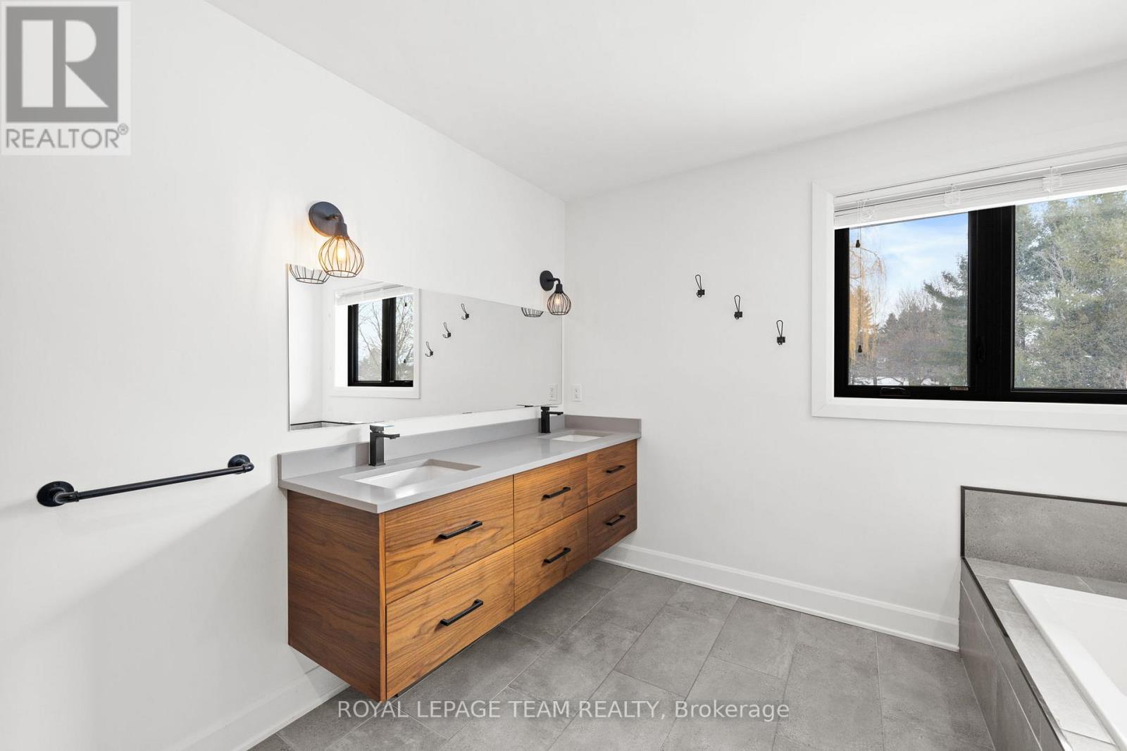 2070 River Road, Ottawa, Ontario  K4M 1B4 - Photo 33 - X12862516