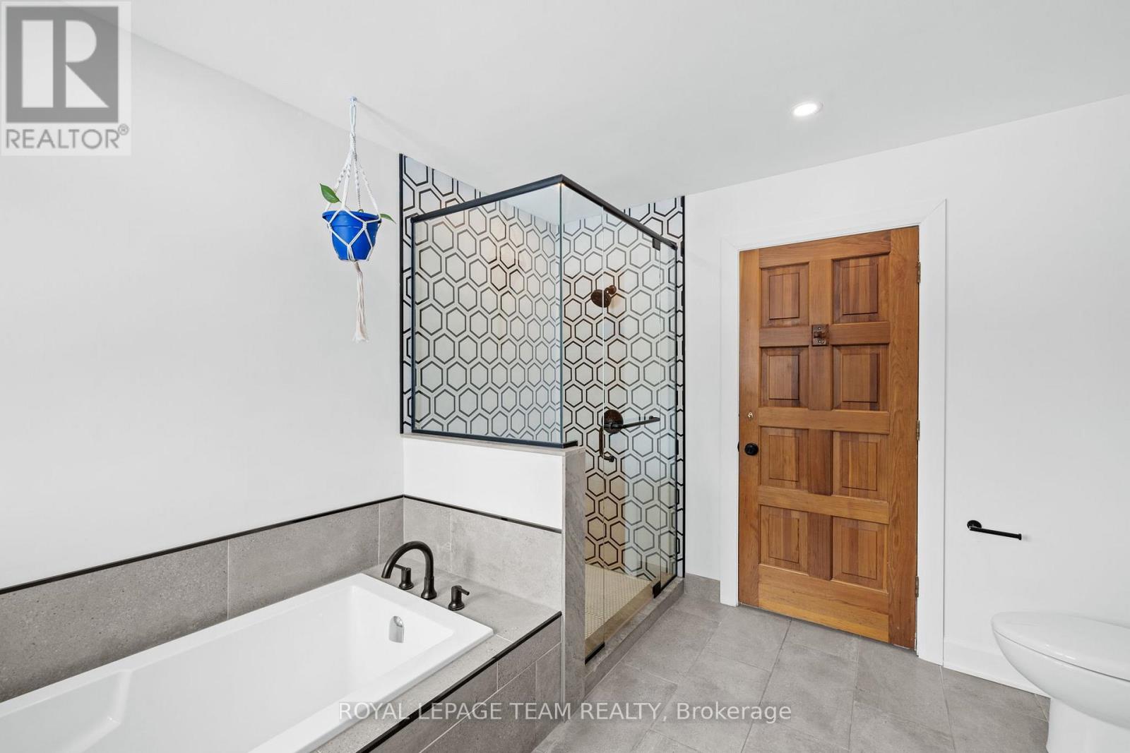 2070 River Road, Ottawa, Ontario  K4M 1B4 - Photo 34 - X12862516