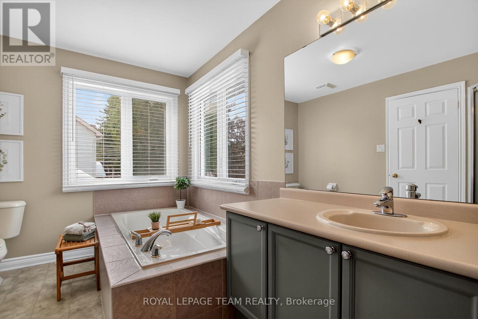 22 Renshaw Avenue, Ottawa, Ontario  K2S 1G9 - Photo 26 - X12862616