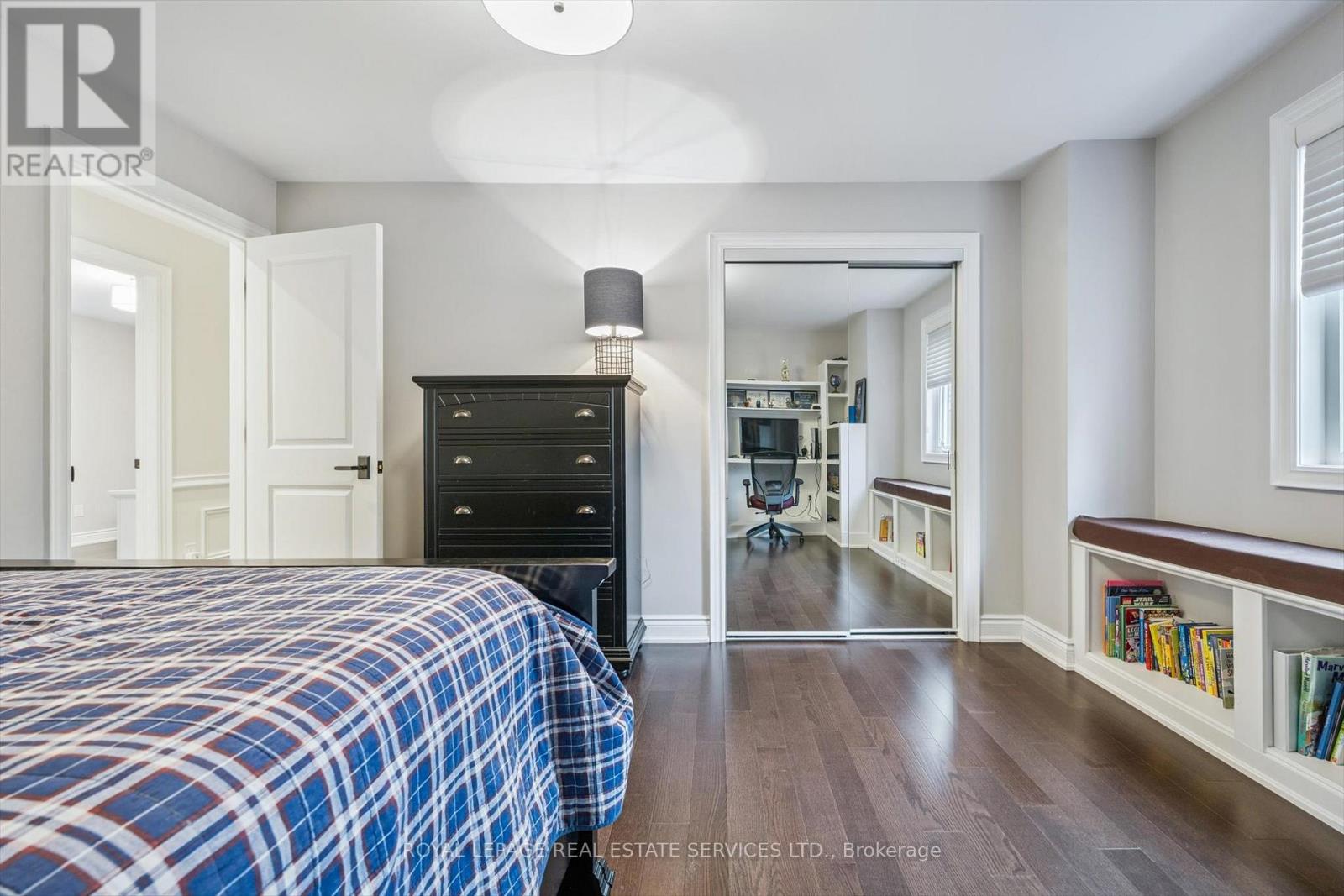 1302 Hillview Crescent, Oakville, Ontario  L6H 2C7 - Photo 29 - W12642790