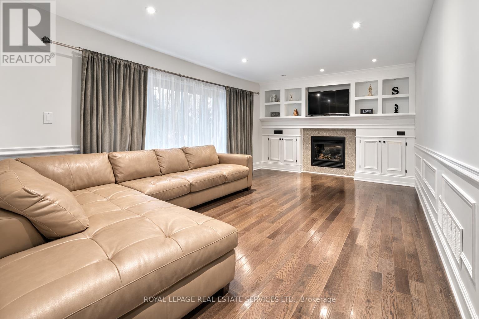 1302 Hillview Crescent, Oakville, Ontario  L6H 2C7 - Photo 14 - W12642790