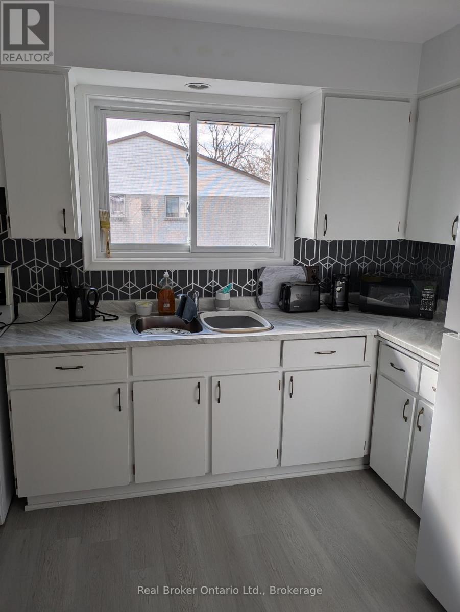 Unit 3 - 36 Graham Avenue, Brantford, Ontario  N3T 1C4 - Photo 3 - X12862578