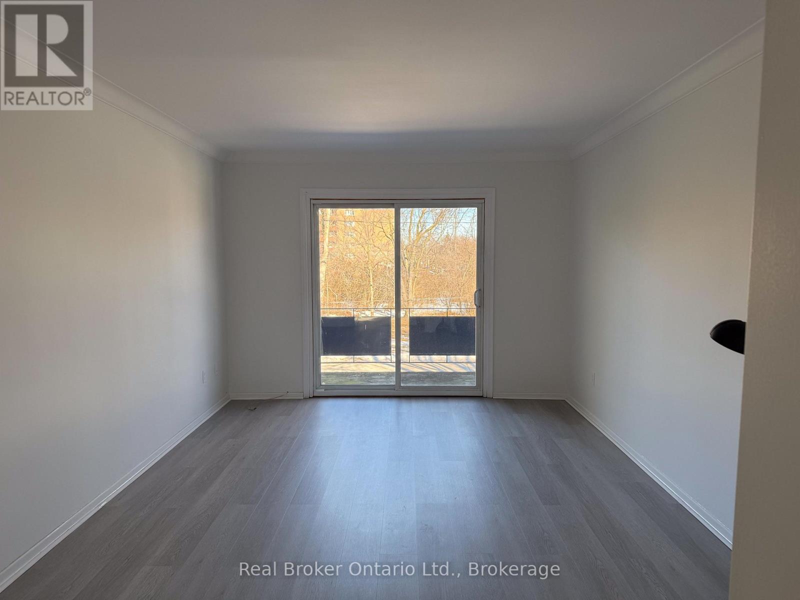 Unit 3 - 36 Graham Avenue, Brantford, Ontario  N3T 1C4 - Photo 8 - X12862578