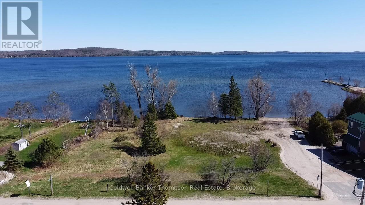 <div class="slider-price">$599,000</div><p>113 Main Street, Sundridge, Ontario</p>