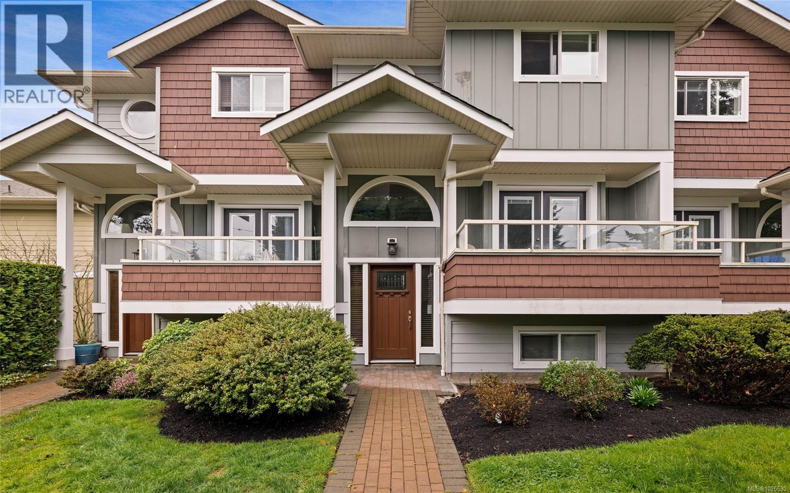 525 Heatherdale Lane, Saanich, British Columbia