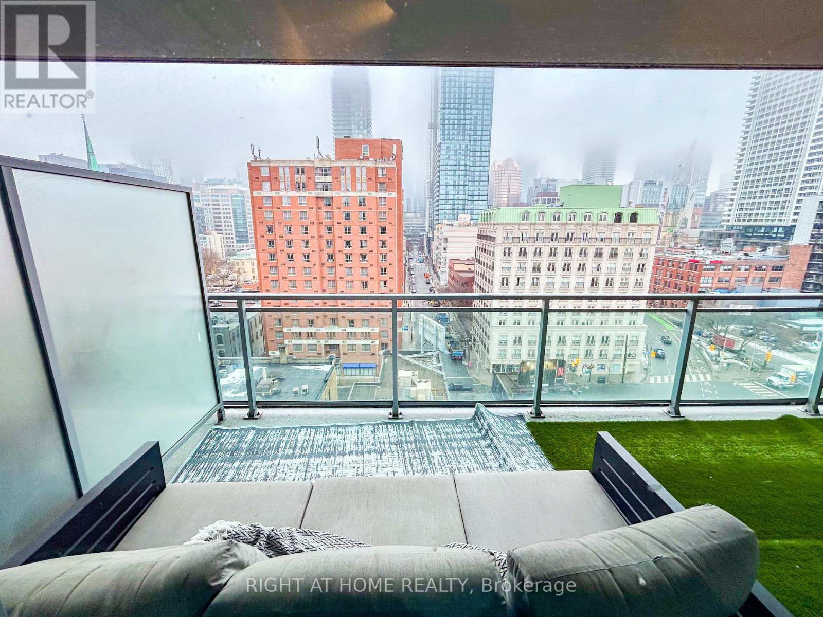 1006 - 116 George Street, Toronto, Ontario  M5A 2M5 - Photo 12 - C12862432