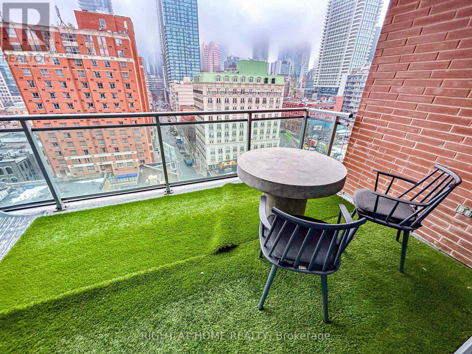 1006 - 116 George Street, Toronto, Ontario  M5A 2M5 - Photo 15 - C12862432