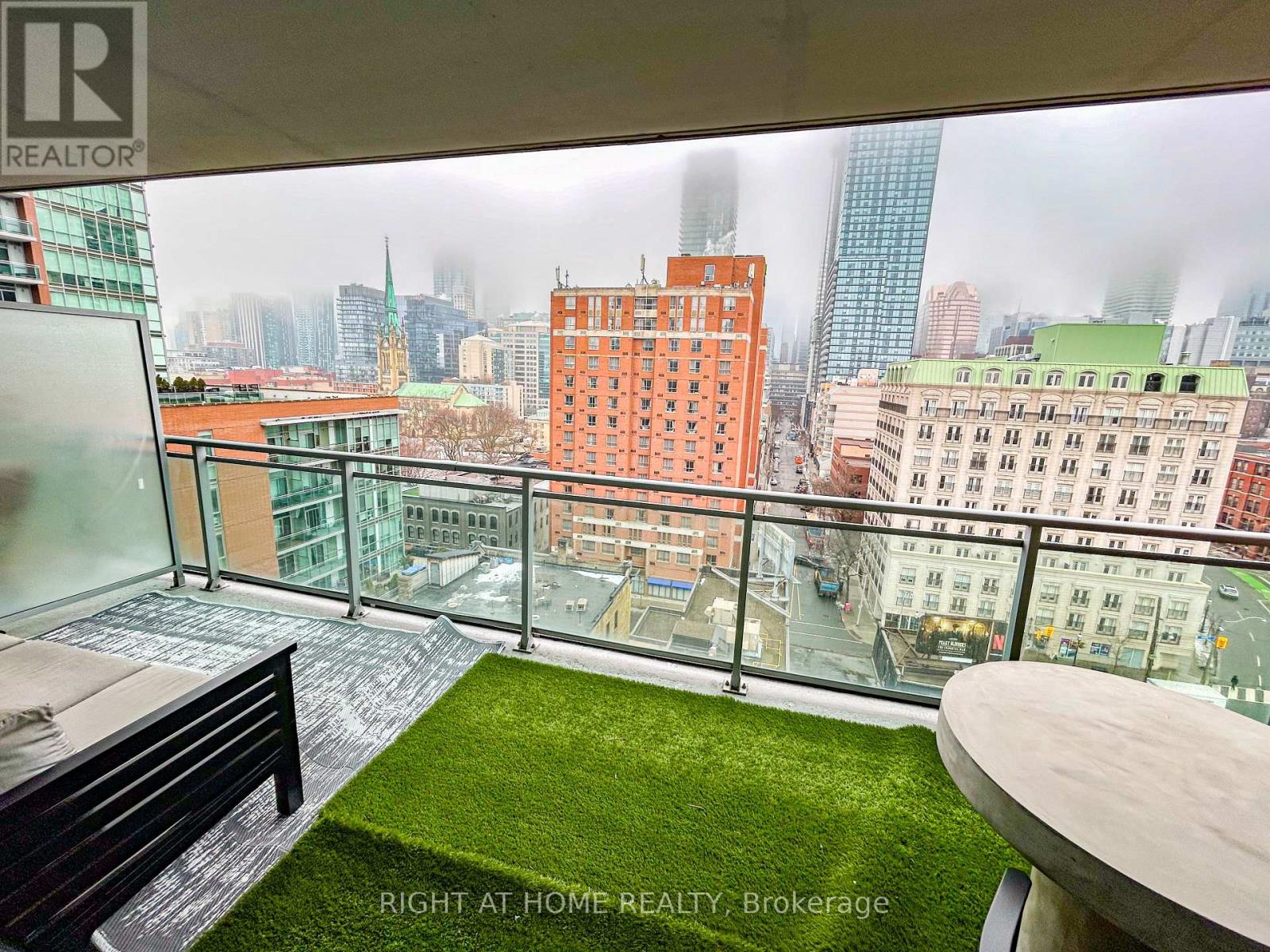 1006 - 116 George Street, Toronto, Ontario  M5A 2M5 - Photo 16 - C12862432