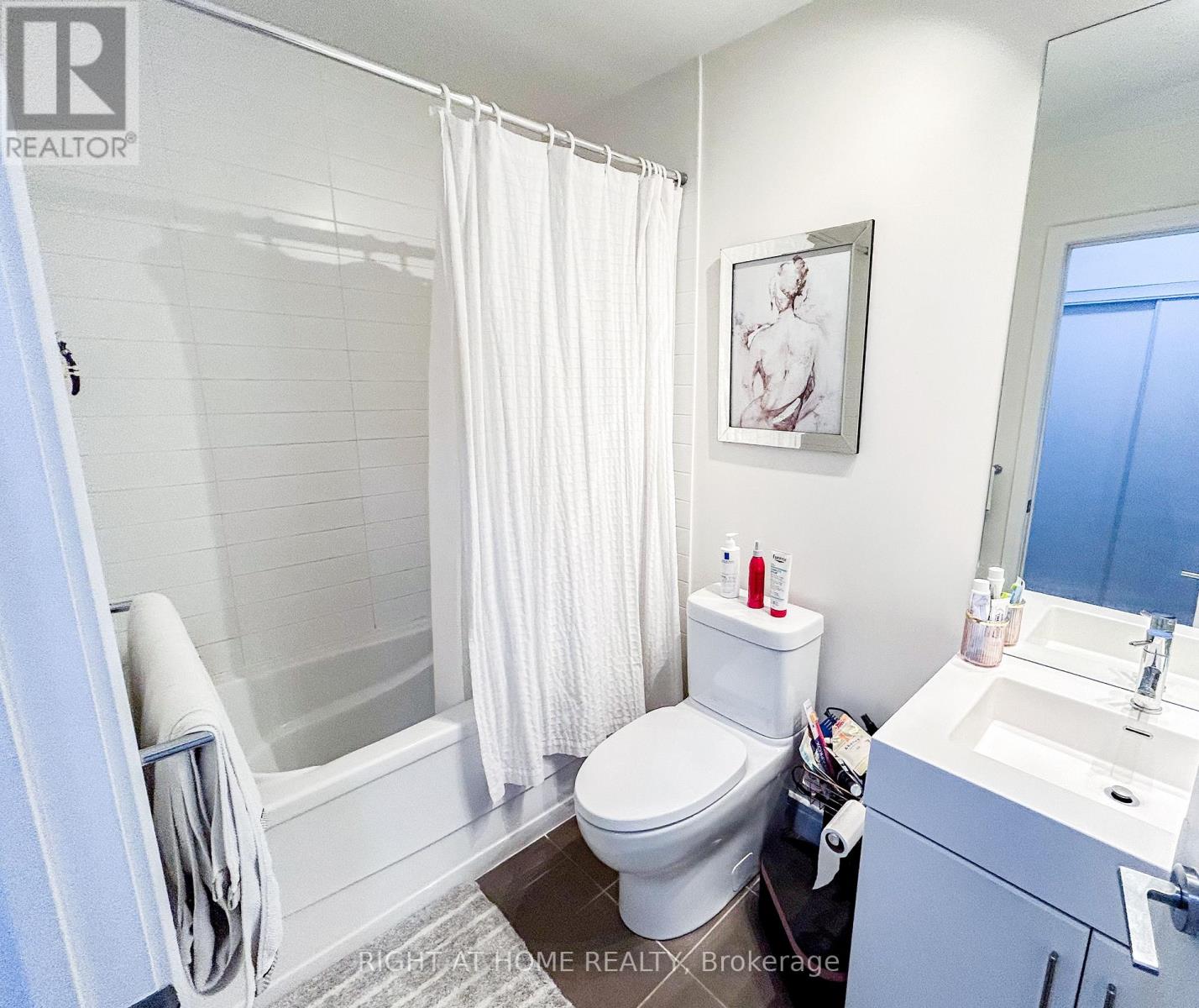 1006 - 116 George Street, Toronto, Ontario  M5A 2M5 - Photo 17 - C12862432