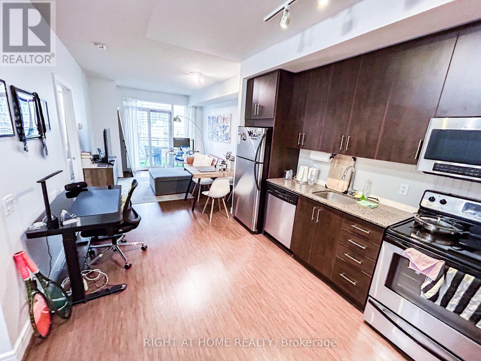 1006 - 116 George Street, Toronto, Ontario  M5A 2M5 - Photo 3 - C12862432