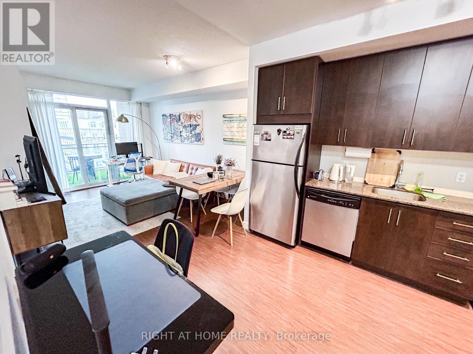 1006 - 116 George Street, Toronto, Ontario  M5A 2M5 - Photo 4 - C12862432