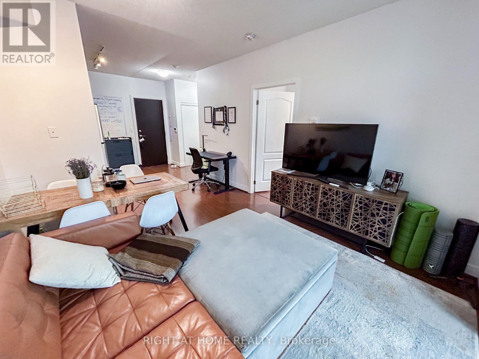 1006 - 116 George Street, Toronto, Ontario  M5A 2M5 - Photo 8 - C12862432