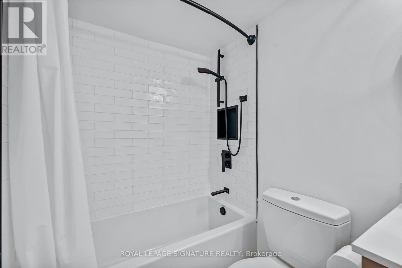 8 - 28 Admiral Road, Toronto, Ontario  M5R 2L5 - Photo 18 - C12862454