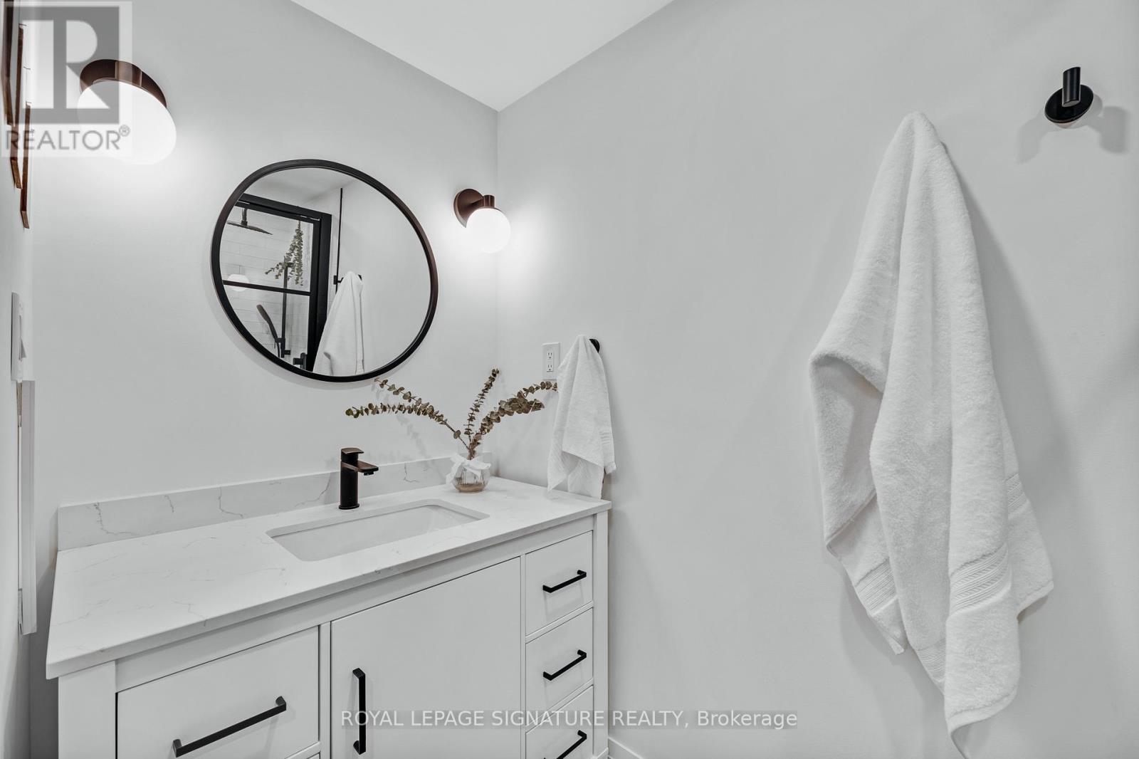 8 - 28 Admiral Road, Toronto, Ontario  M5R 2L5 - Photo 25 - C12862454