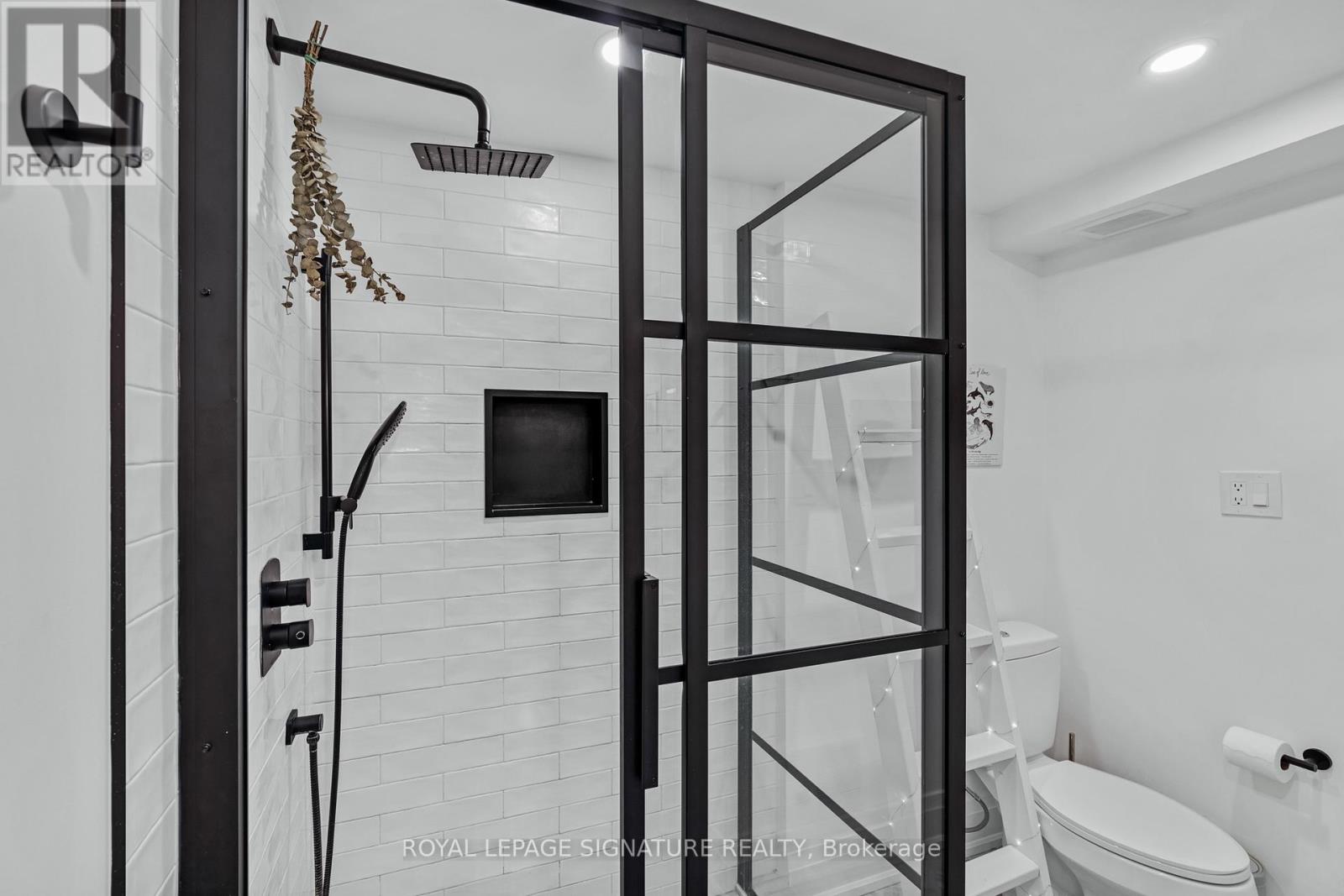 8 - 28 Admiral Road, Toronto, Ontario  M5R 2L5 - Photo 26 - C12862454