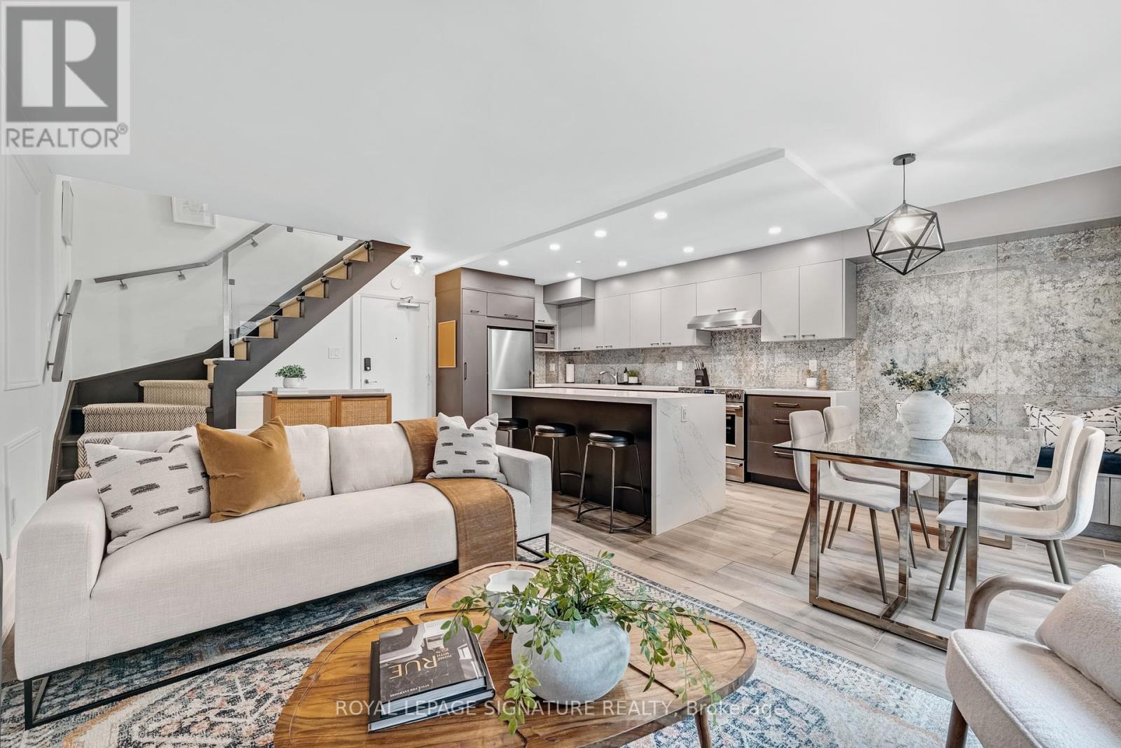 8 - 28 Admiral Road, Toronto, Ontario  M5R 2L5 - Photo 3 - C12862454