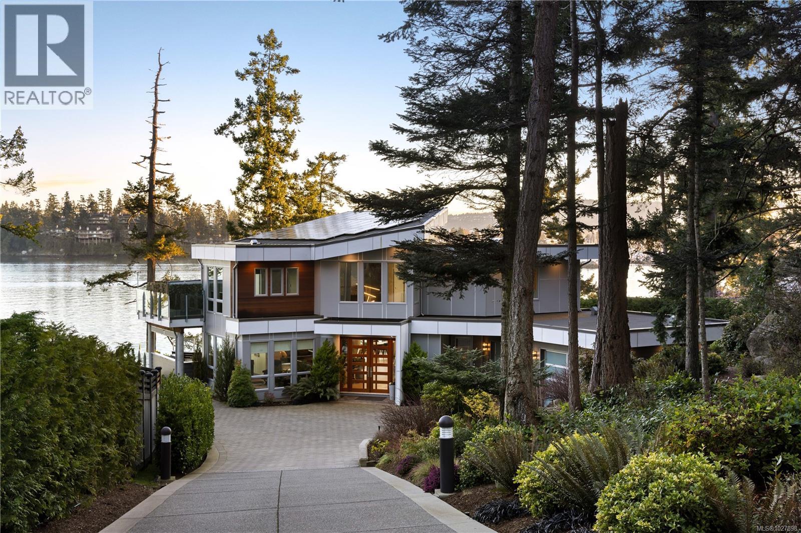 2355 Tryon Rd, North Saanich, British Columbia