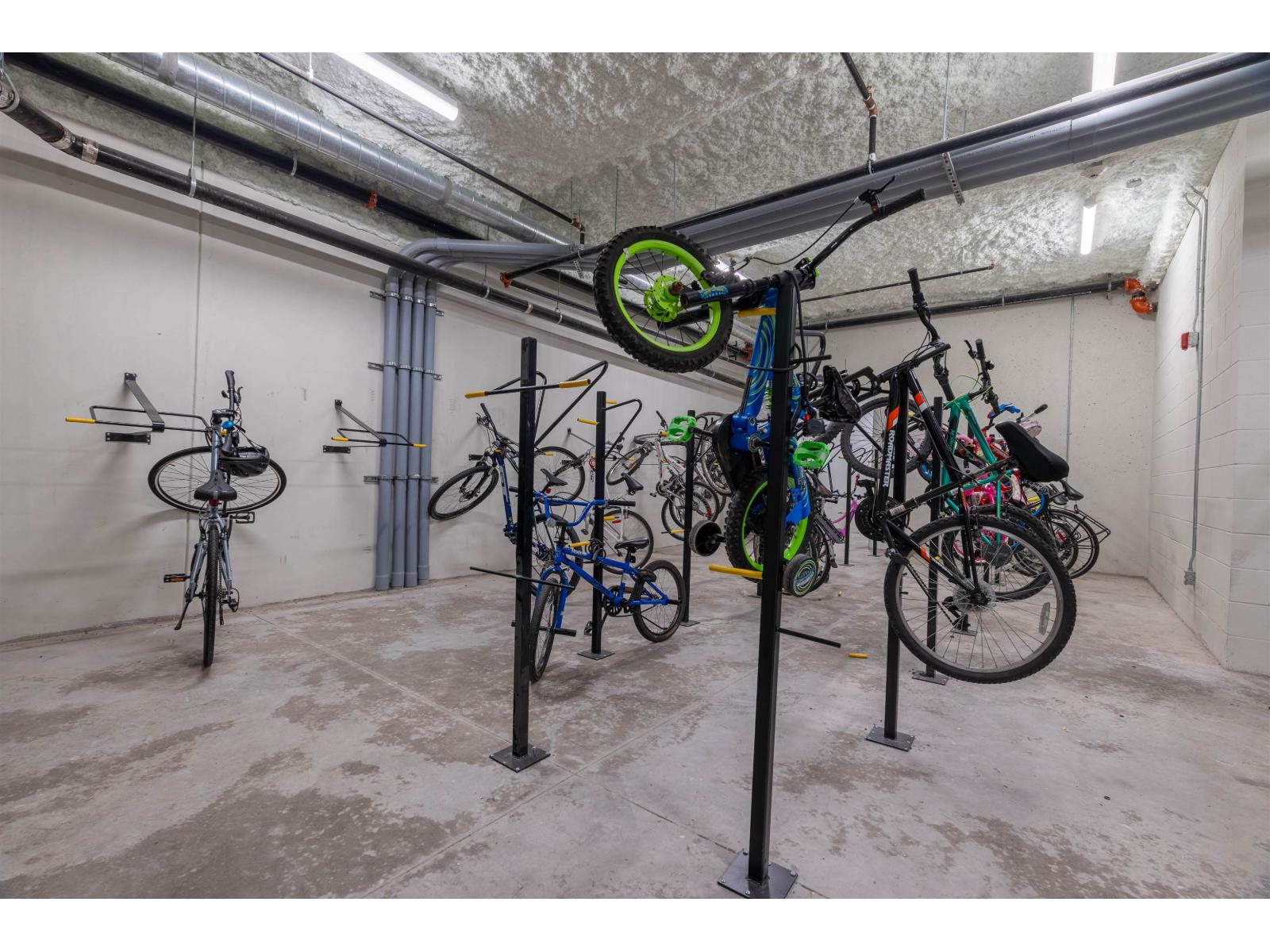 410 15835 85 Avenue, Surrey, British Columbia  V4N 0Y2 - Photo 15 - R3097104