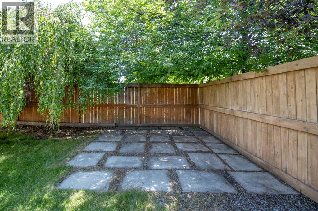 235 Everwillow Close Sw, Calgary, Alberta  T2Y 4G6 - Photo 45 - A2288276