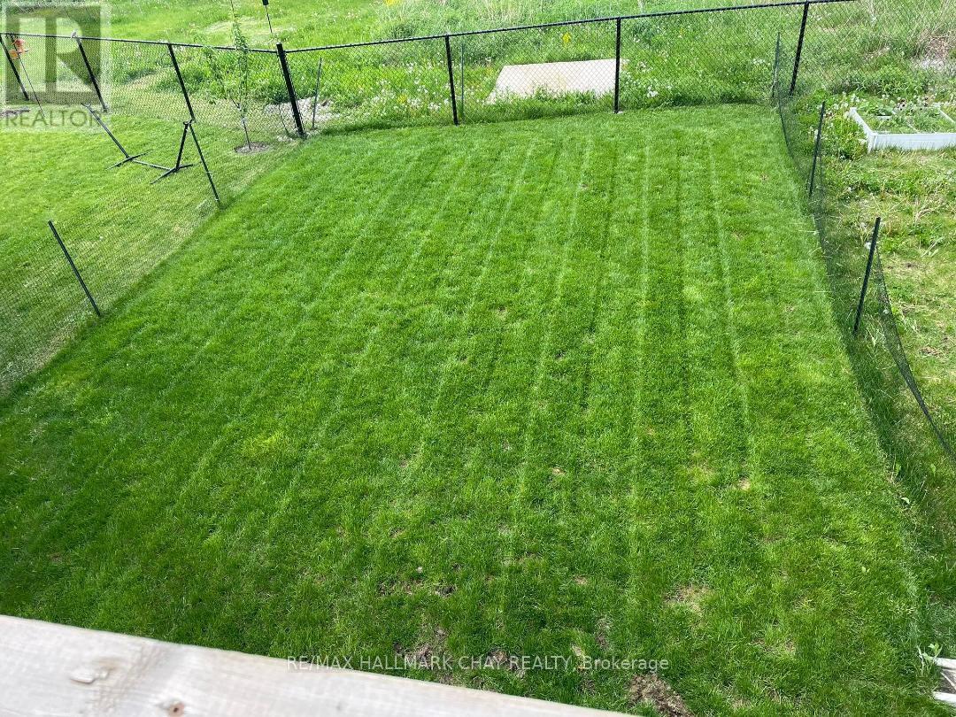 32 Wood Crescent, Essa (Angus), Ontario  L0M 1B5 - Photo 17 - N12862404