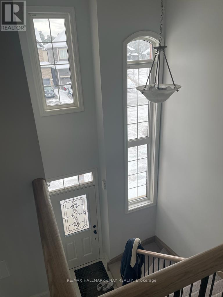 32 Wood Crescent, Essa (Angus), Ontario  L0M 1B5 - Photo 4 - N12862404