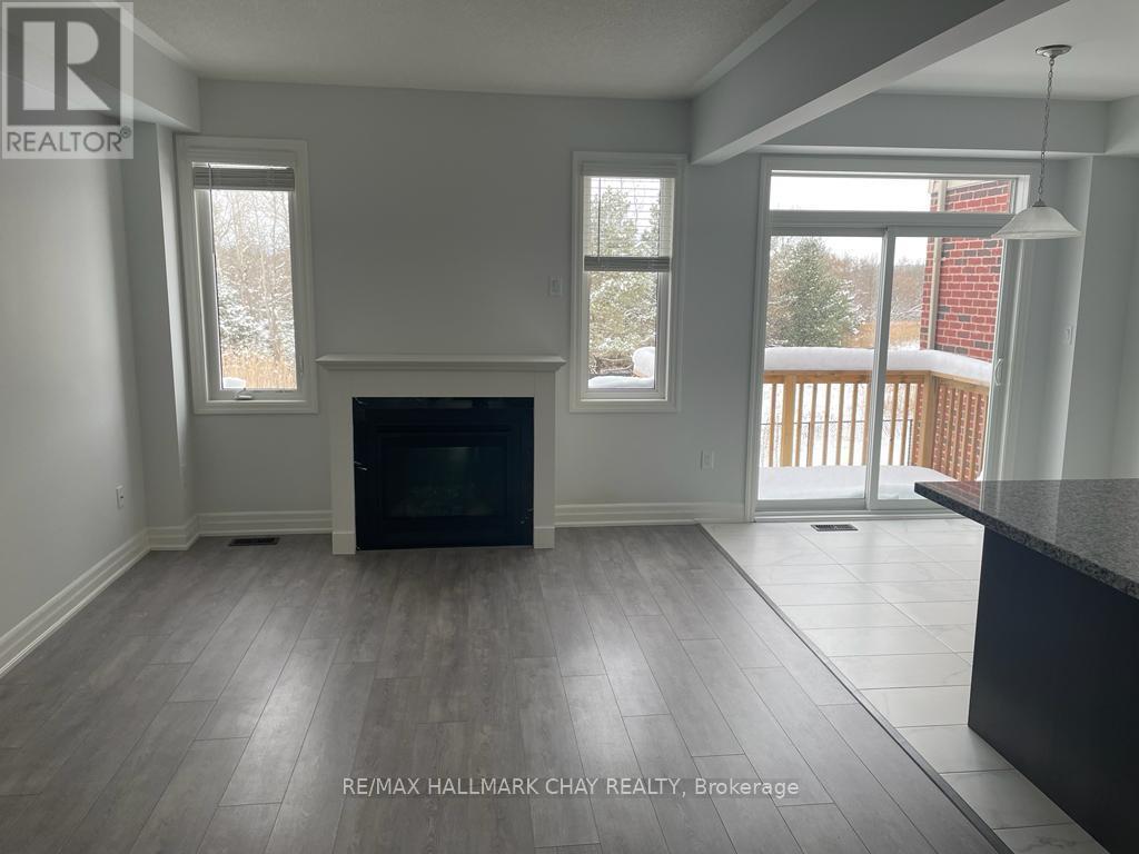 32 Wood Crescent, Essa (Angus), Ontario  L0M 1B5 - Photo 6 - N12862404